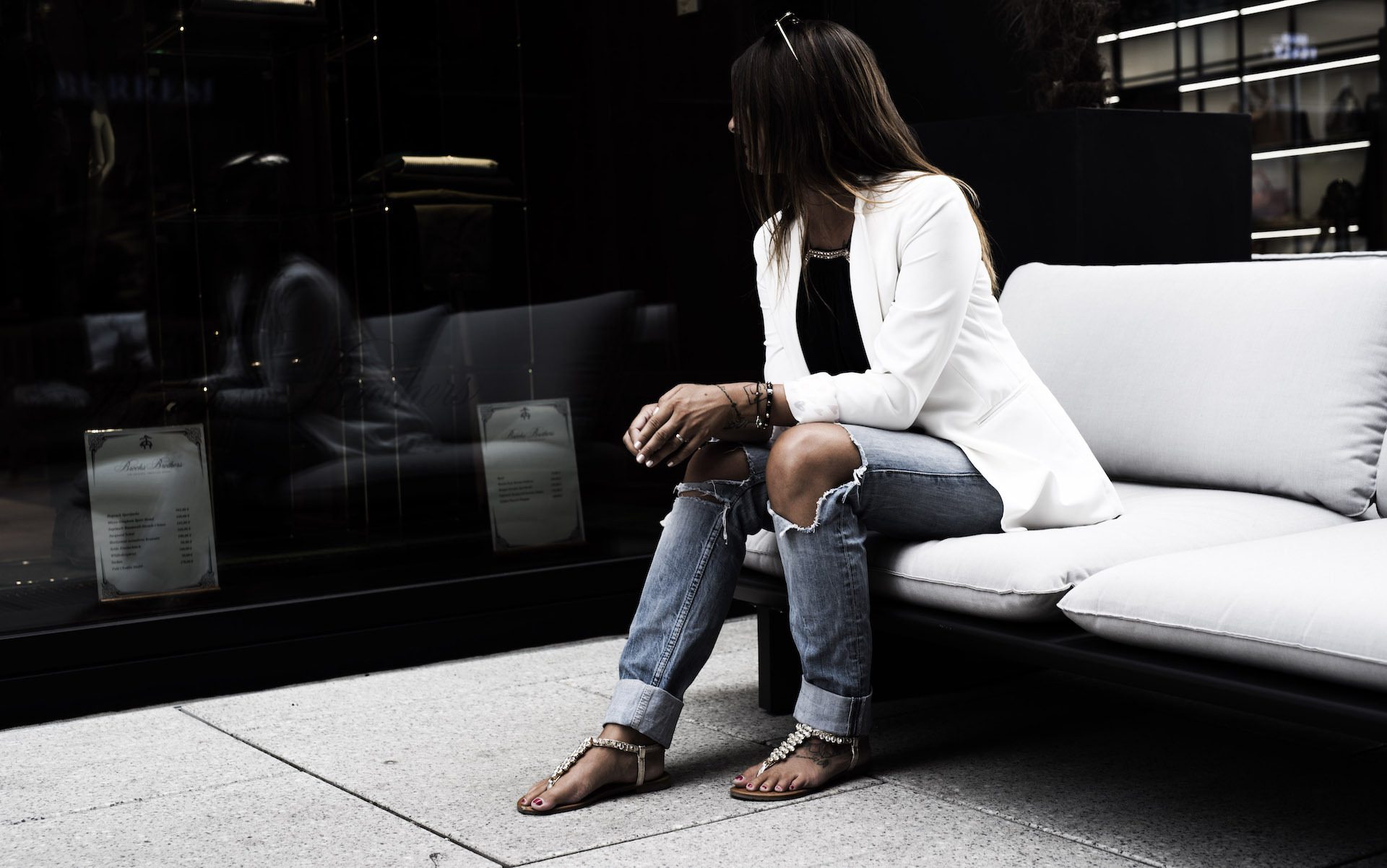 Frankfurt-am-Main-Jeans-weißer-Blazer