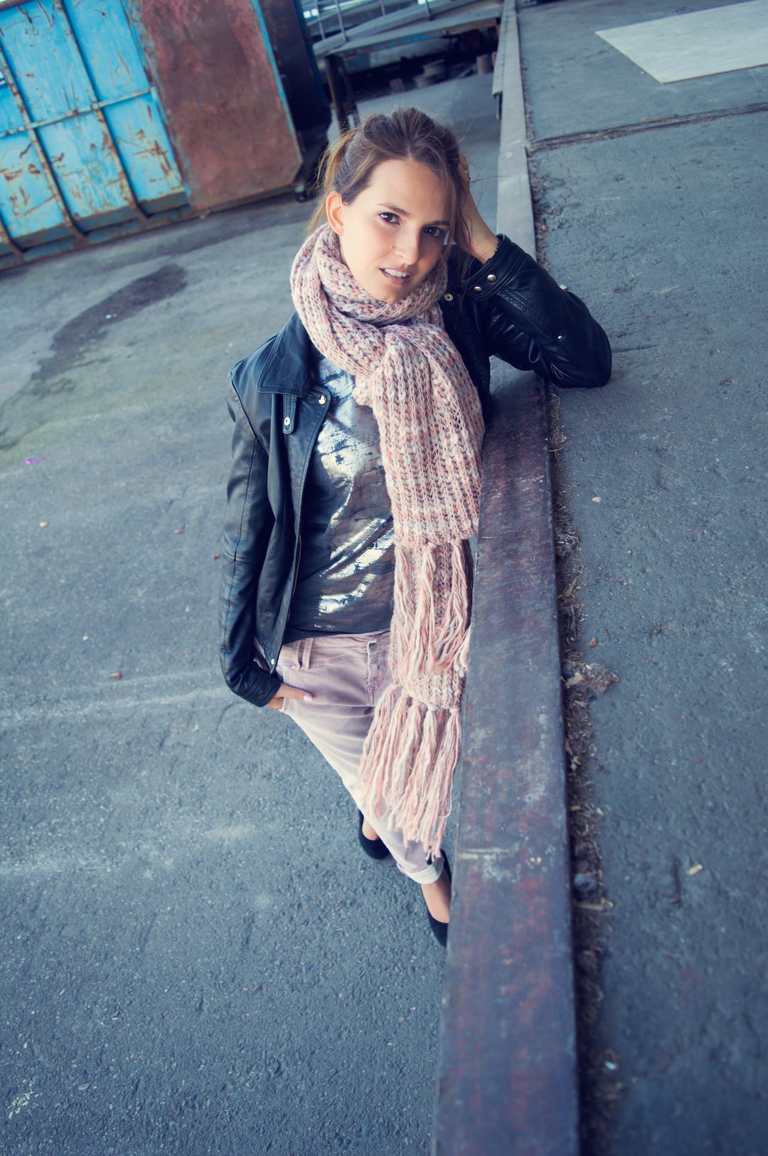 Massimo Dutti_Lederjacke-Calvin Klein-Schal-Pepe Jeans-Boyfriend-rose
