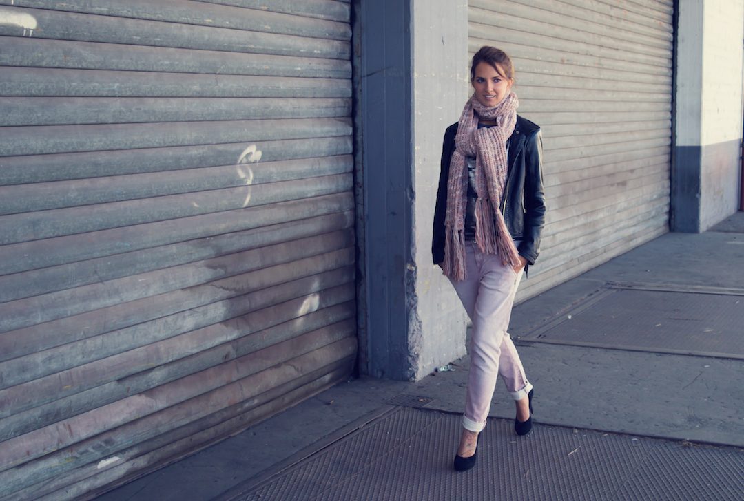 Massimo Dutti_Lederjacke-Calvin Klein-Schal-Shirt-Pepe Jeans-Boyfriend-rose-Pumps