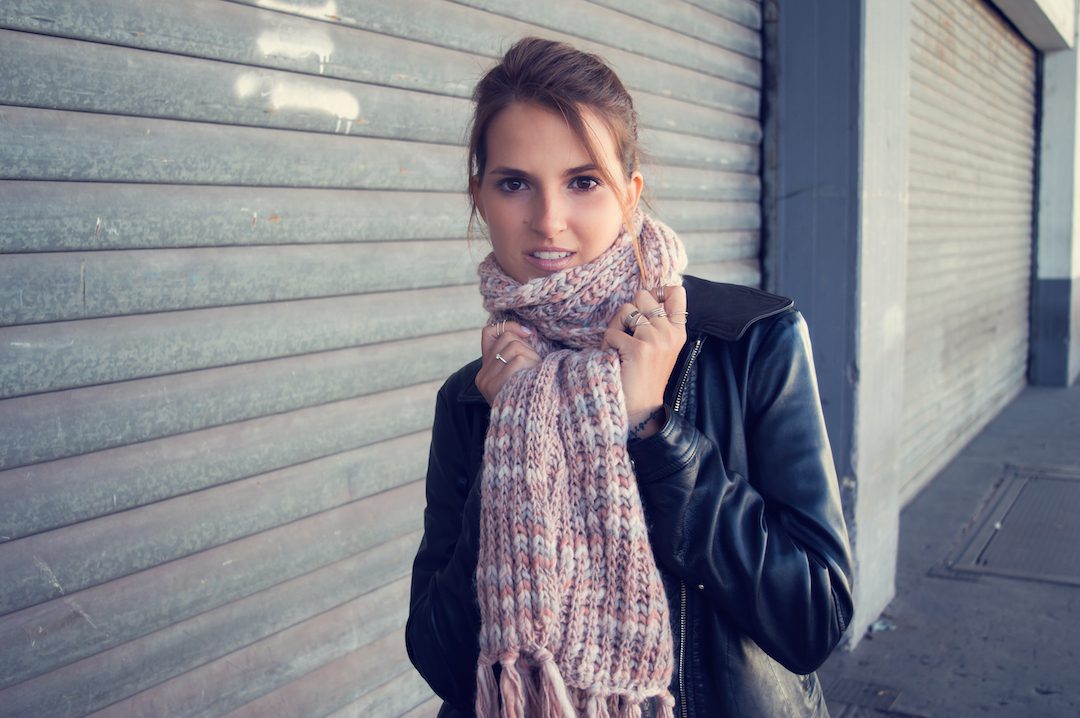 Massimo Dutti_Lederjacke-Calvin Klein-Schal-Shirt-Pepe Jeans-rose