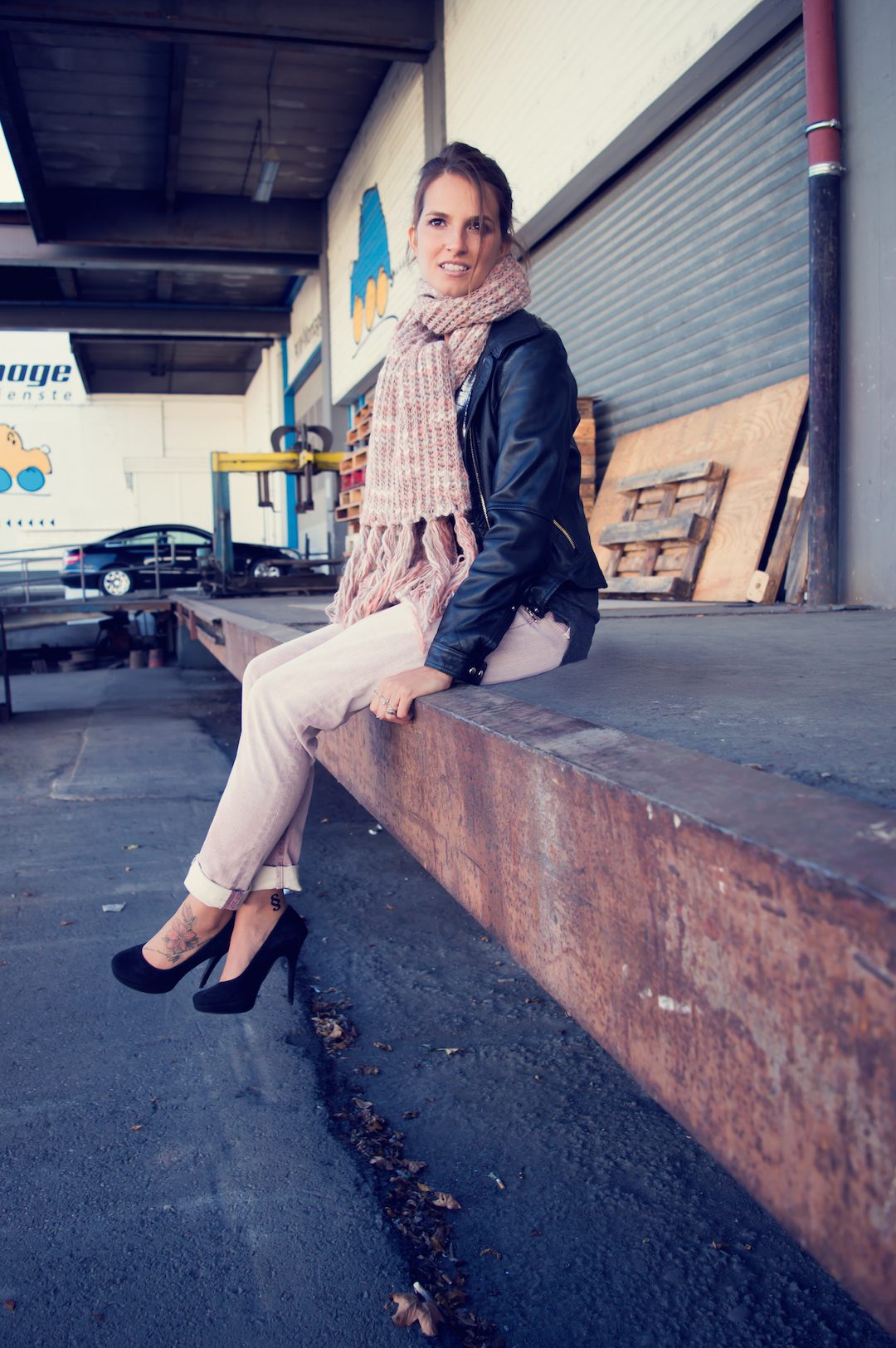 Massimo Dutti_Lederjacke-Calvin Klein-Schal-rose-Shirt-Pepe Jeans-Boyfriend-