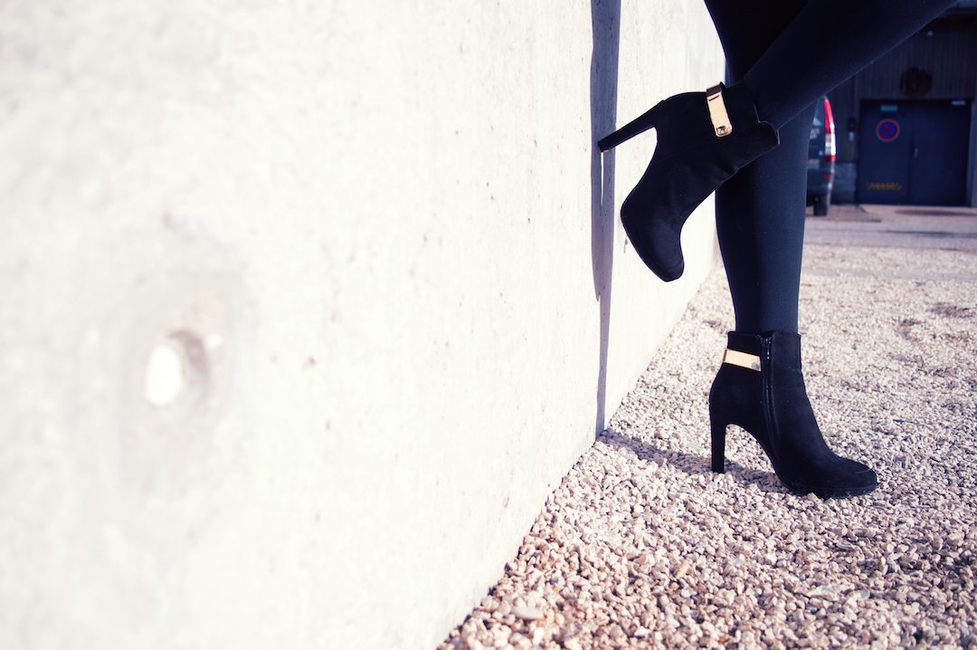 black-ankle-boots-buffalo