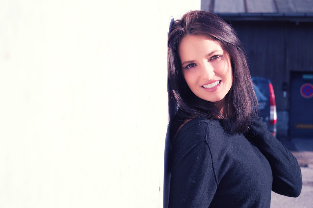 smile-in-black